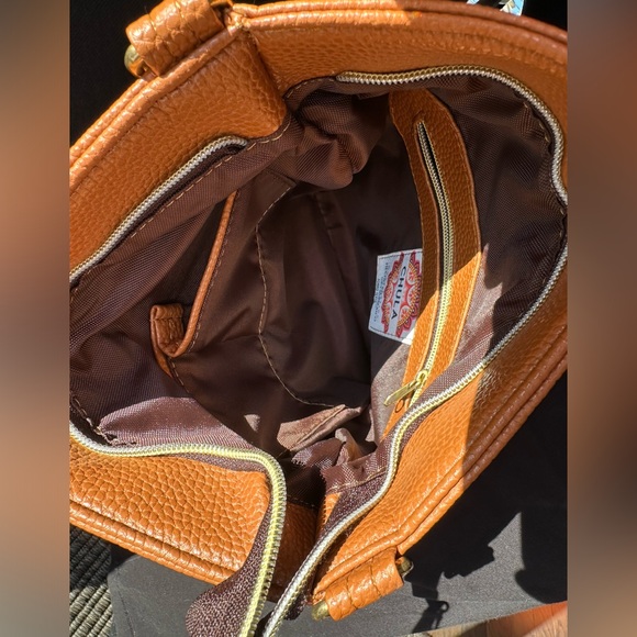 ✨Like New✨CHULATULUM  Mandala Orange - Ana CROSSBODY Orange ✨Best Seller✨ - Picture 4 of 11